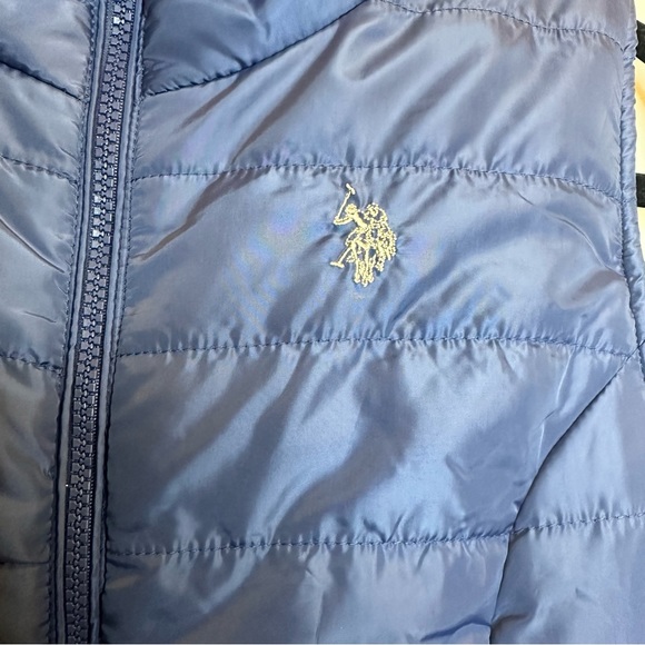 U.S. Polo Assn. Women's  Blue Puffer Vest Size M - Picture 3 of 7